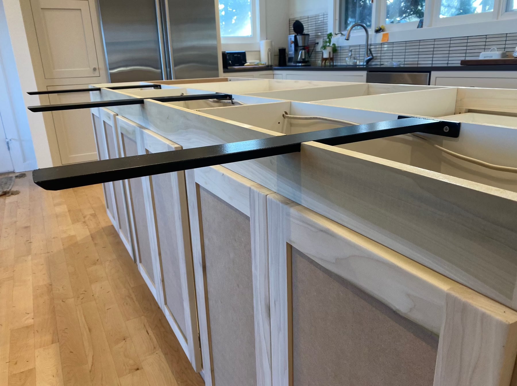 brackets to support countertop on cabinet